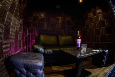 Интерьер стриптиз клуба